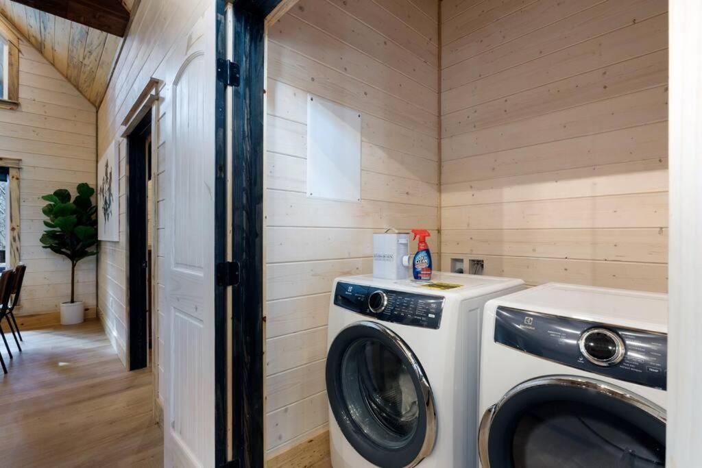 Lone Pine Lodge. Brand New! 2 Bedroom Luxury Cabin. Broken Bow Eksteriør bilde