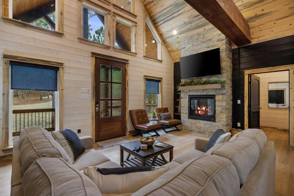 Lone Pine Lodge. Brand New! 2 Bedroom Luxury Cabin. Broken Bow Eksteriør bilde