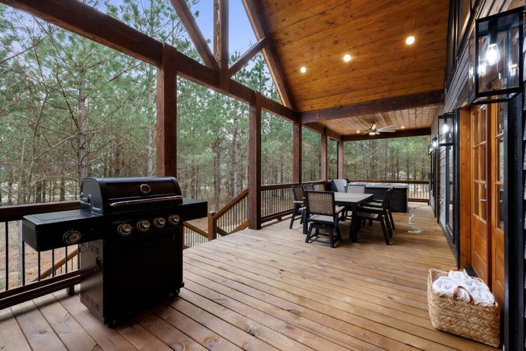 Lone Pine Lodge. Brand New! 2 Bedroom Luxury Cabin. Broken Bow Eksteriør bilde