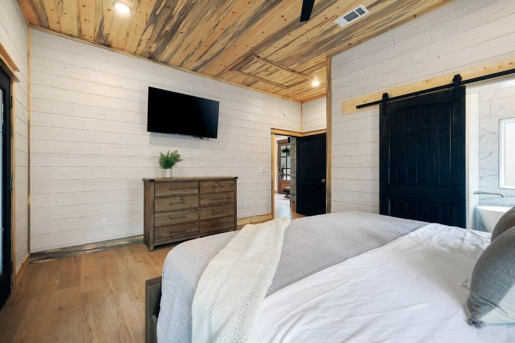 Lone Pine Lodge. Brand New! 2 Bedroom Luxury Cabin. Broken Bow Eksteriør bilde