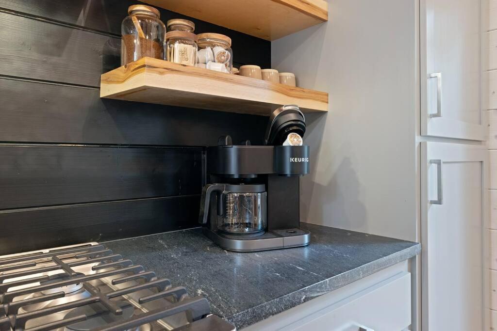 Lone Pine Lodge. Brand New! 2 Bedroom Luxury Cabin. Broken Bow Eksteriør bilde
